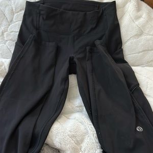 Lululemon black leggings with pockets